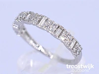 Witgouden ring met briljanten en baguettes - afbeelding 3 van  6
