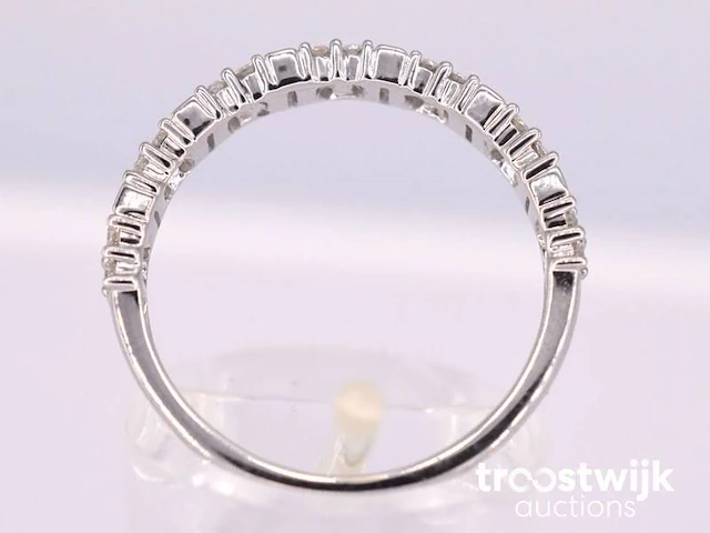Witgouden ring met briljanten en baguettes - afbeelding 5 van  6