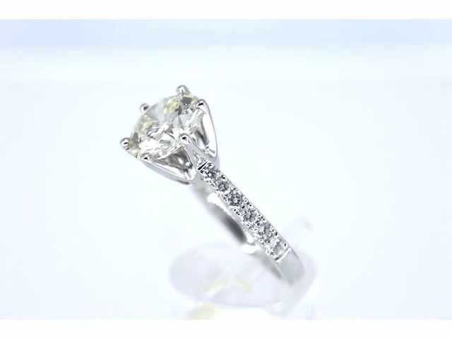 Witgouden ring met diamant met een briljant geslepen diamant van 2.50 carat - afbeelding 3 van  5