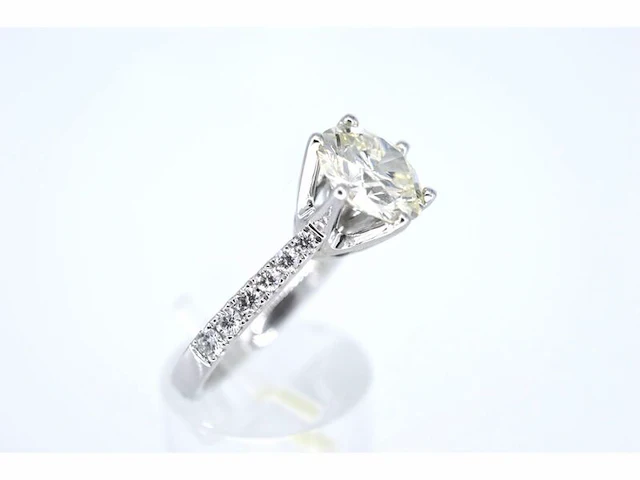 Witgouden ring met diamant met een briljant geslepen diamant van 2.50 carat - afbeelding 4 van  5