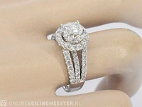 Witgouden ring met diamanten en een briljant geslepen diamant van 2.00 carat - afbeelding 2 van  8