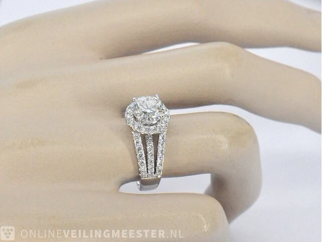Witgouden ring met diamanten en een briljant geslepen diamant van 2.00 carat - afbeelding 6 van  8