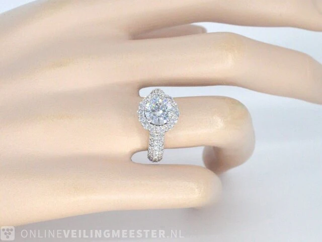 Witgouden ring met diamanten en een briljant van 2.00 carat - afbeelding 4 van  11