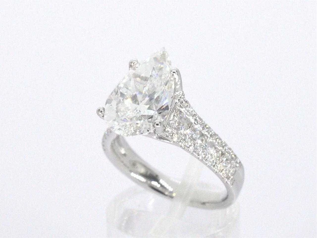 Witgouden ring met diamanten en een druppelvorm briljant geslepen diamant van 4.00 carat - afbeelding 5 van  10