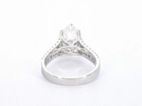 Witgouden ring met diamanten en een druppelvorm briljant geslepen diamant van 4.00 carat - afbeelding 8 van  10