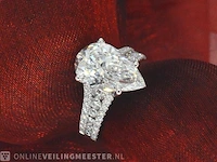 Witgouden ring met diamanten en een druppelvorm briljant geslepen diamant van 4.00 carat - afbeelding 9 van  10