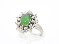 Witgouden ring met diamanten en een groene edelsteen - afbeelding 5 van  11