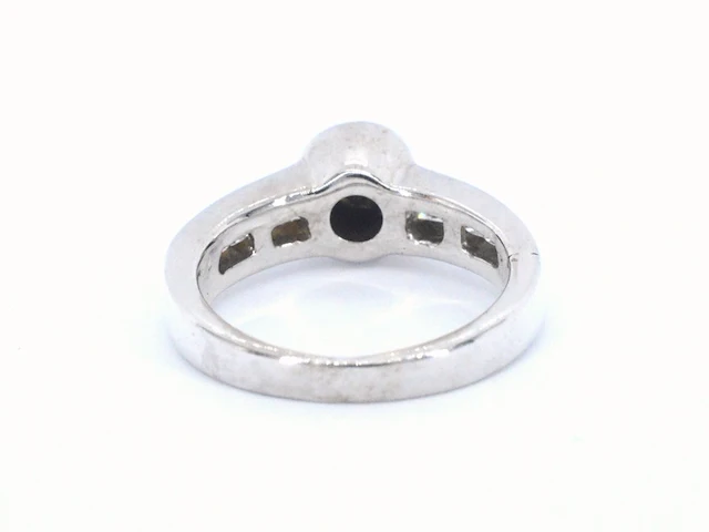 Witgouden ring met diamanten en een zwarte diamant - afbeelding 8 van  10