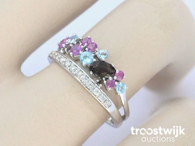 Witgouden ring met diamanten en prachtige edelstenen - afbeelding 2 van  9