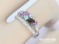 Witgouden ring met diamanten en prachtige edelstenen - afbeelding 2 van  9
