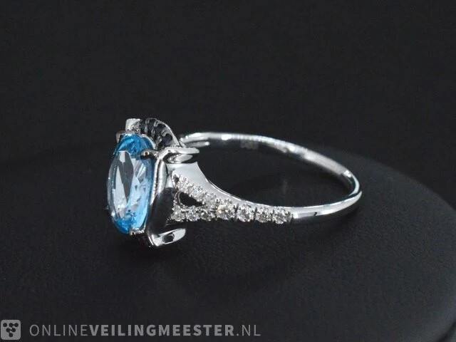 Witgouden ring met diamanten en prachtige edelstenen - afbeelding 2 van  6