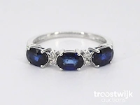 Witgouden ring met diamanten en saffier - afbeelding 6 van  9