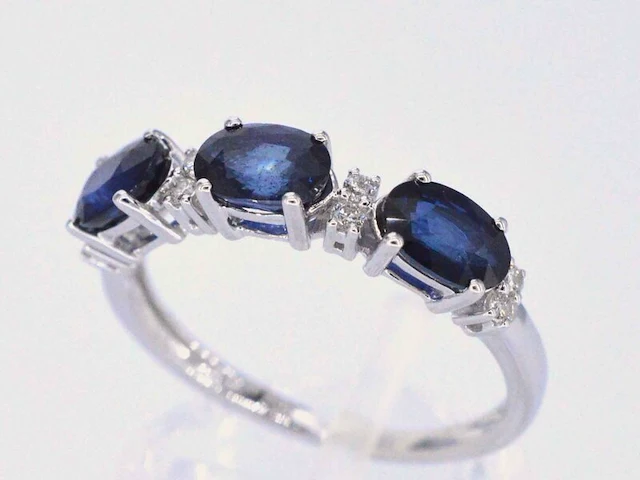 Witgouden ring met diamanten en saffier - afbeelding 6 van  11