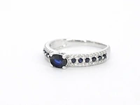 Witgouden ring met diamanten en saffieren - afbeelding 8 van  9