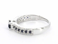 Witgouden ring met diamanten en saffieren - afbeelding 9 van  9