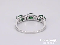 Witgouden ring met diamanten en smaragd - afbeelding 8 van  10