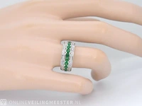 Witgouden ring met diamanten en smaragd - afbeelding 3 van  7