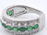 Witgouden ring met diamanten en smaragd - afbeelding 7 van  7
