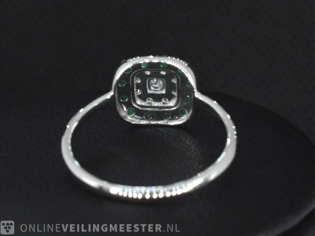 Witgouden ring met diamanten en smaragd - afbeelding 4 van  6