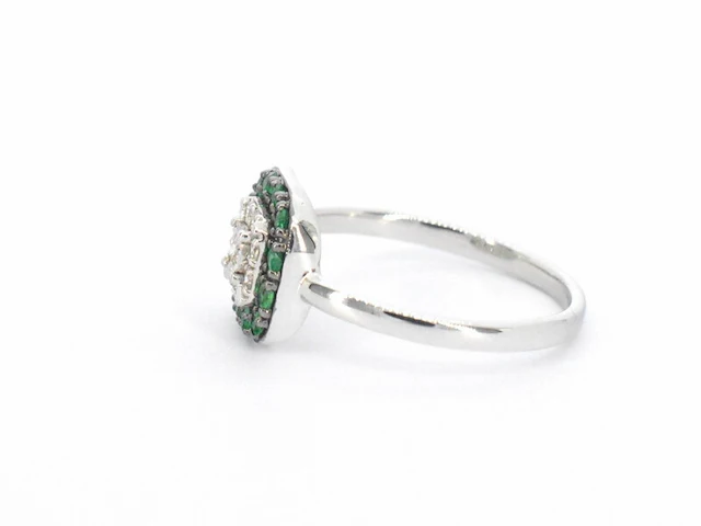 Witgouden ring met diamanten en smaragd - afbeelding 5 van  9