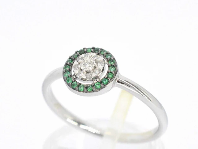 Witgouden ring met diamanten en smaragd - afbeelding 5 van  11