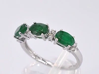 Witgouden ring met diamanten en smaragd - afbeelding 4 van  11