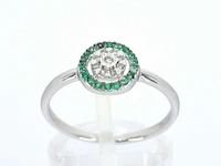 Witgouden ring met diamanten en smaragden - afbeelding 1 van  10