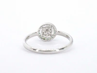 Witgouden ring met diamanten en smaragden - afbeelding 7 van  10