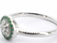 Witgouden ring met diamanten en smaragden - afbeelding 8 van  10