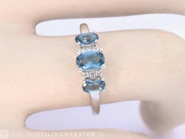 Witgouden ring met diamanten en topaas - afbeelding 2 van  9