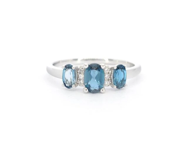 Witgouden ring met diamanten en topaas - afbeelding 6 van  9