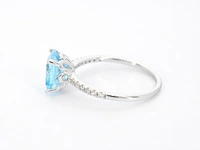 Witgouden ring met diamanten en topaas - afbeelding 6 van  9