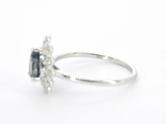 Witgouden ring met diamanten en topaas - afbeelding 11 van  11