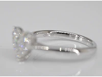 Witgouden ring met diamanten in hart vorm - afbeelding 6 van  8