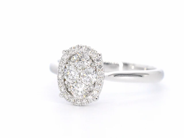 Witgouden ring met diamanten in ovaal vorm - afbeelding 10 van  11