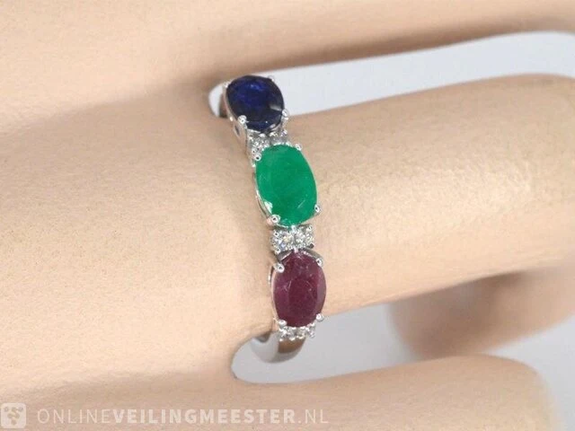 Witgouden ring met diamanten, saffier, robijn en smaragd - afbeelding 3 van  10