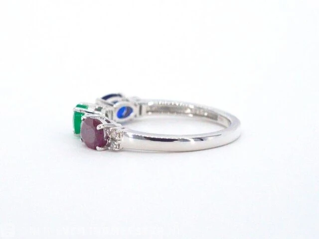 Witgouden ring met diamanten, saffier, robijn en smaragd - afbeelding 6 van  10