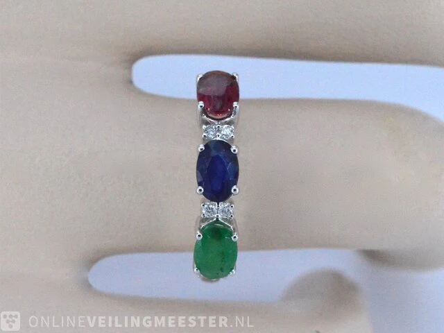 Witgouden ring met diamanten, saffier, robijn en smaragd - afbeelding 2 van  9
