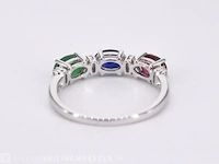 Witgouden ring met diamanten, saffier, robijn en smaragd - afbeelding 7 van  9