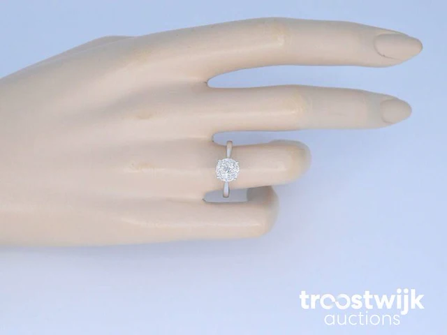 Witgouden ring met diamanten - afbeelding 3 van  9