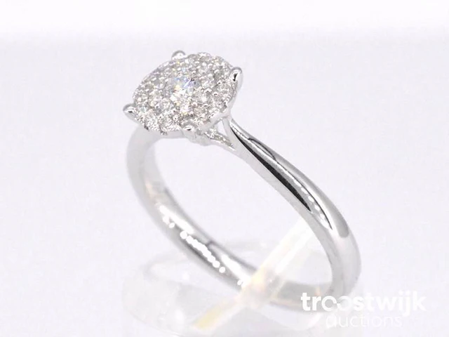 Witgouden ring met diamanten - afbeelding 4 van  9
