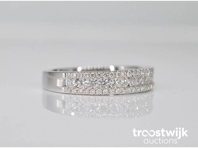 Witgouden ring met diamanten - afbeelding 3 van  6