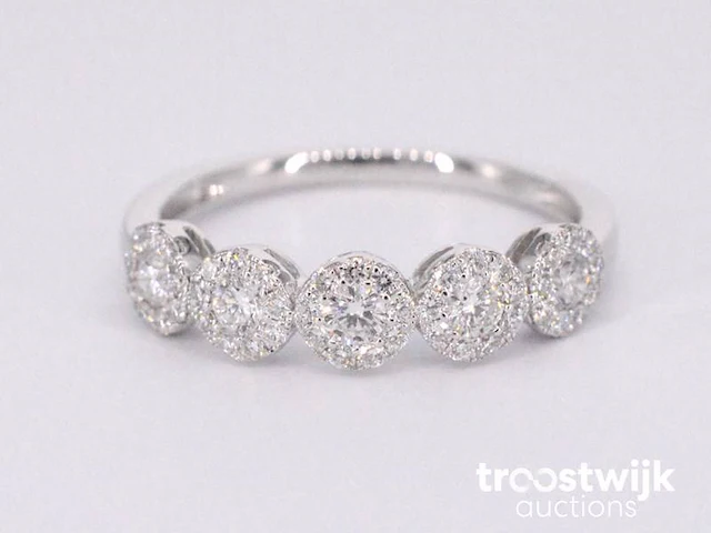 Witgouden ring met diamanten - afbeelding 6 van  9