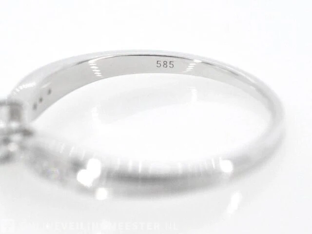 Witgouden ring met diamanten - afbeelding 8 van  9