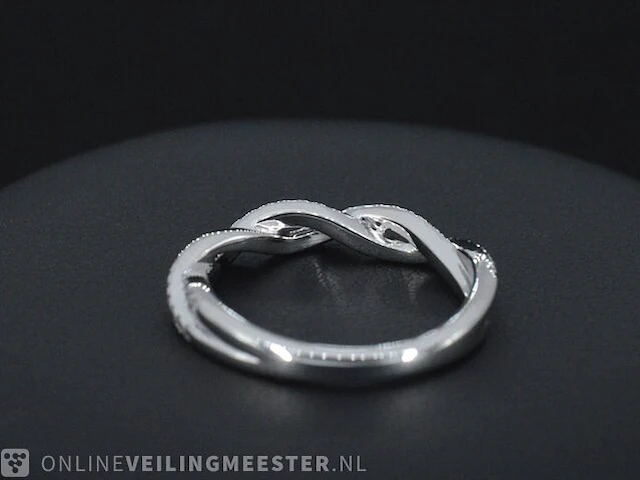 Witgouden ring met diamanten - afbeelding 6 van  8