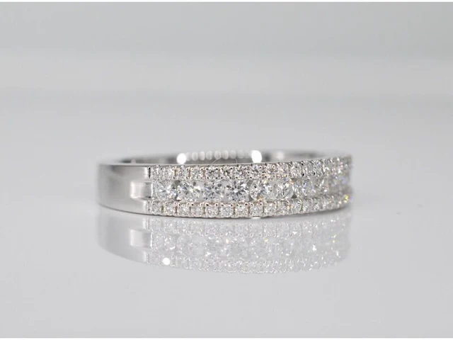 Witgouden ring met diamanten - afbeelding 3 van  6