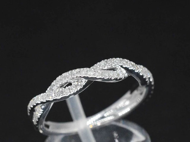 Witgouden ring met diamanten - afbeelding 5 van  10