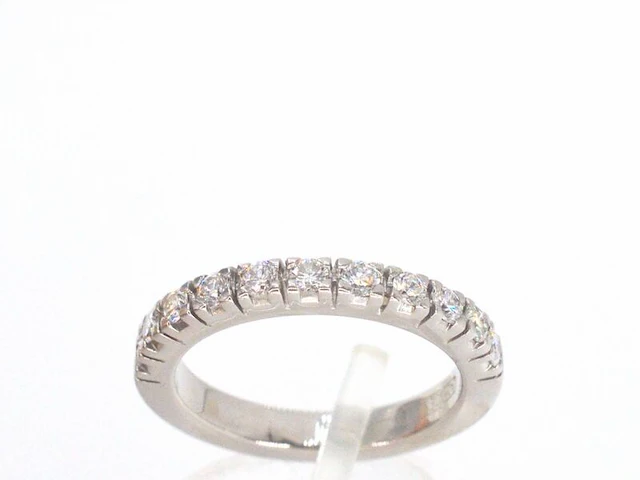 Witgouden ring met diamanten - afbeelding 1 van  5