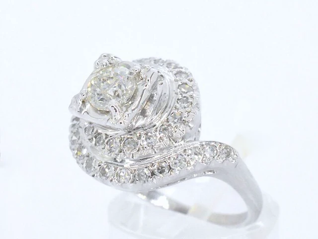 Witgouden ring met diamanten - afbeelding 3 van  9