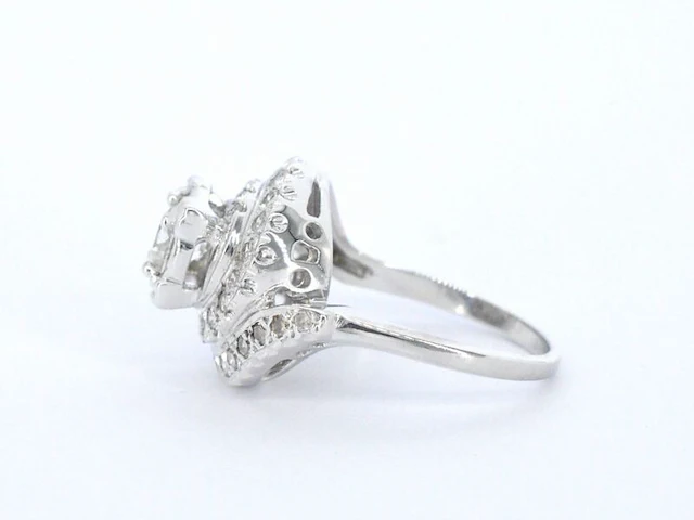 Witgouden ring met diamanten - afbeelding 5 van  9